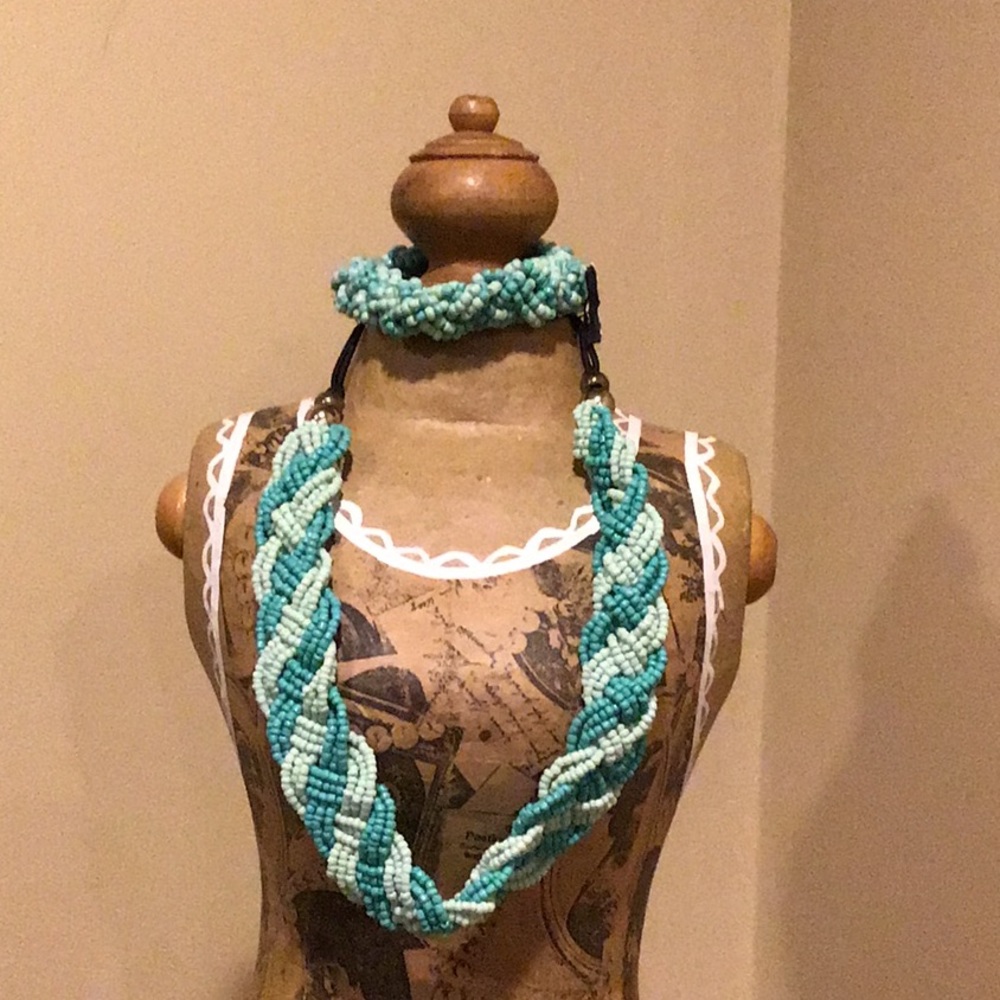 NWOT 2 set of beaded bracelets and necklaces